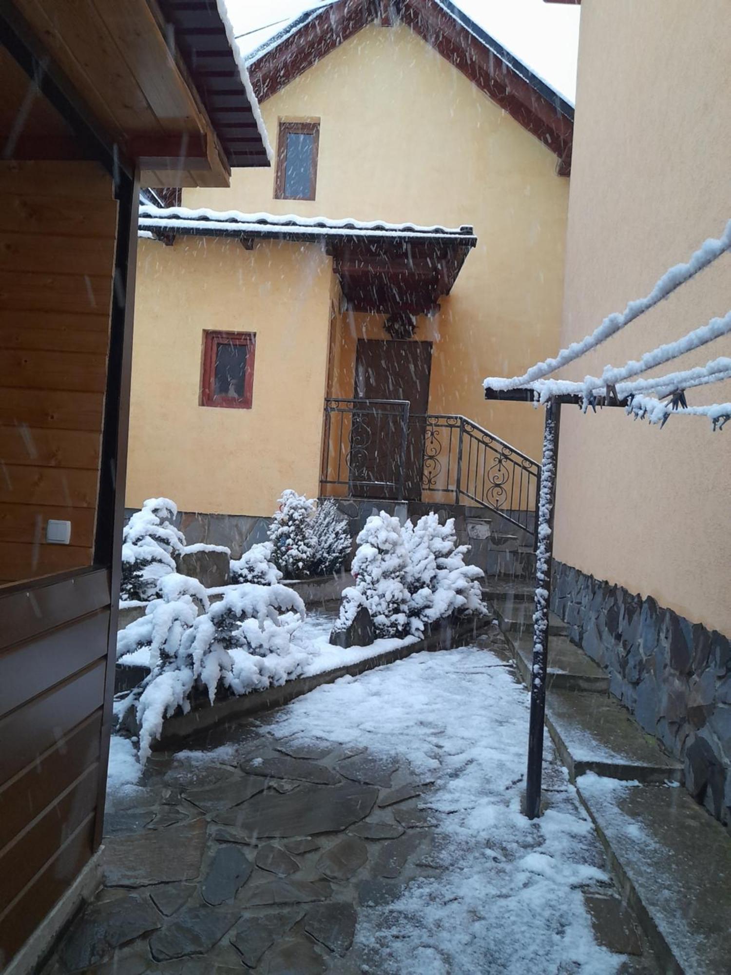 Villa Dva Opryshka Yaremche Exterior foto